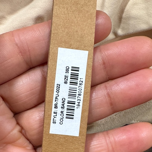 Skims  Bra - Picture 7 of 10